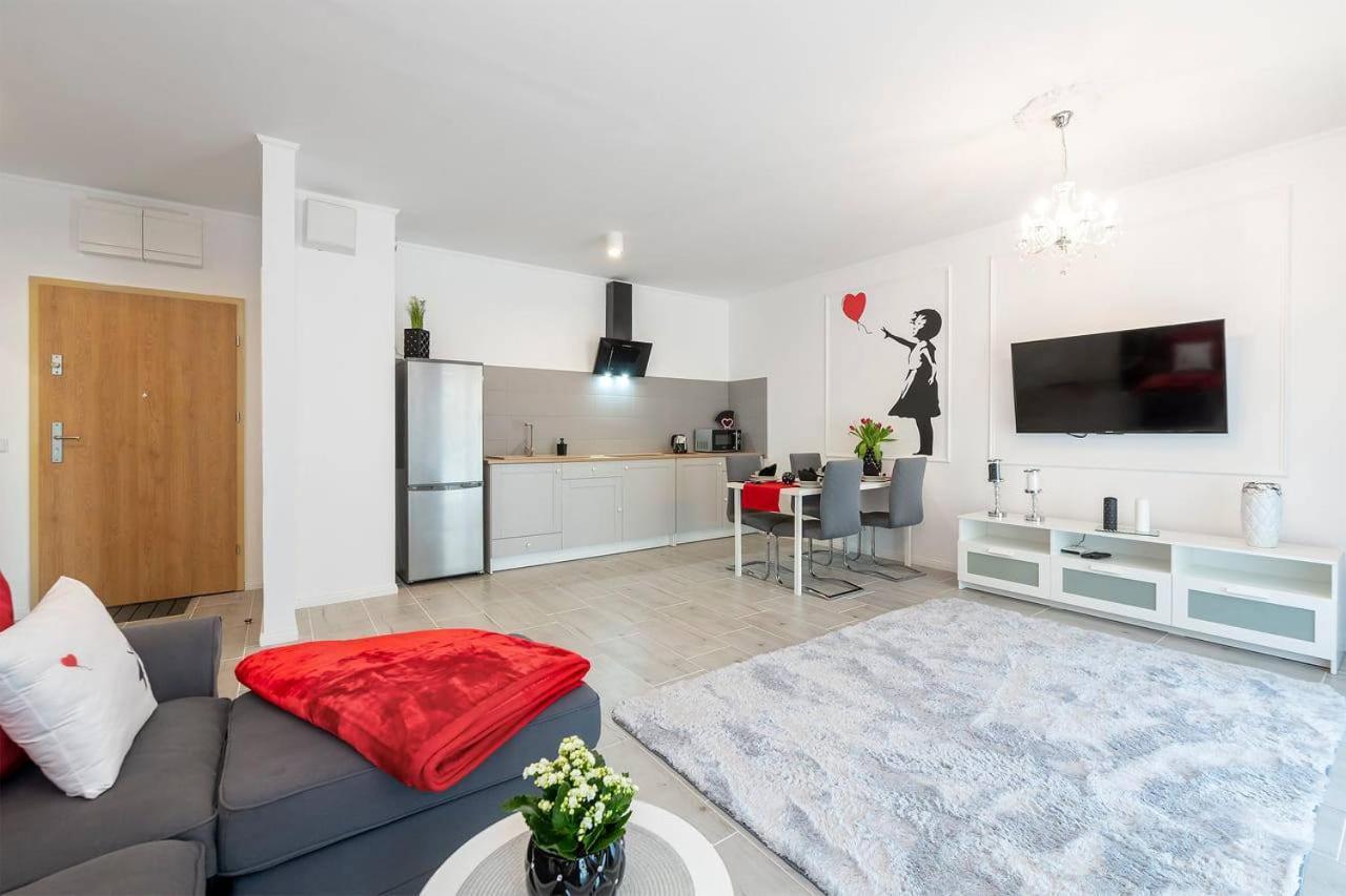 Banksy Apartment - Ilumino Лодзь Екстер'єр фото