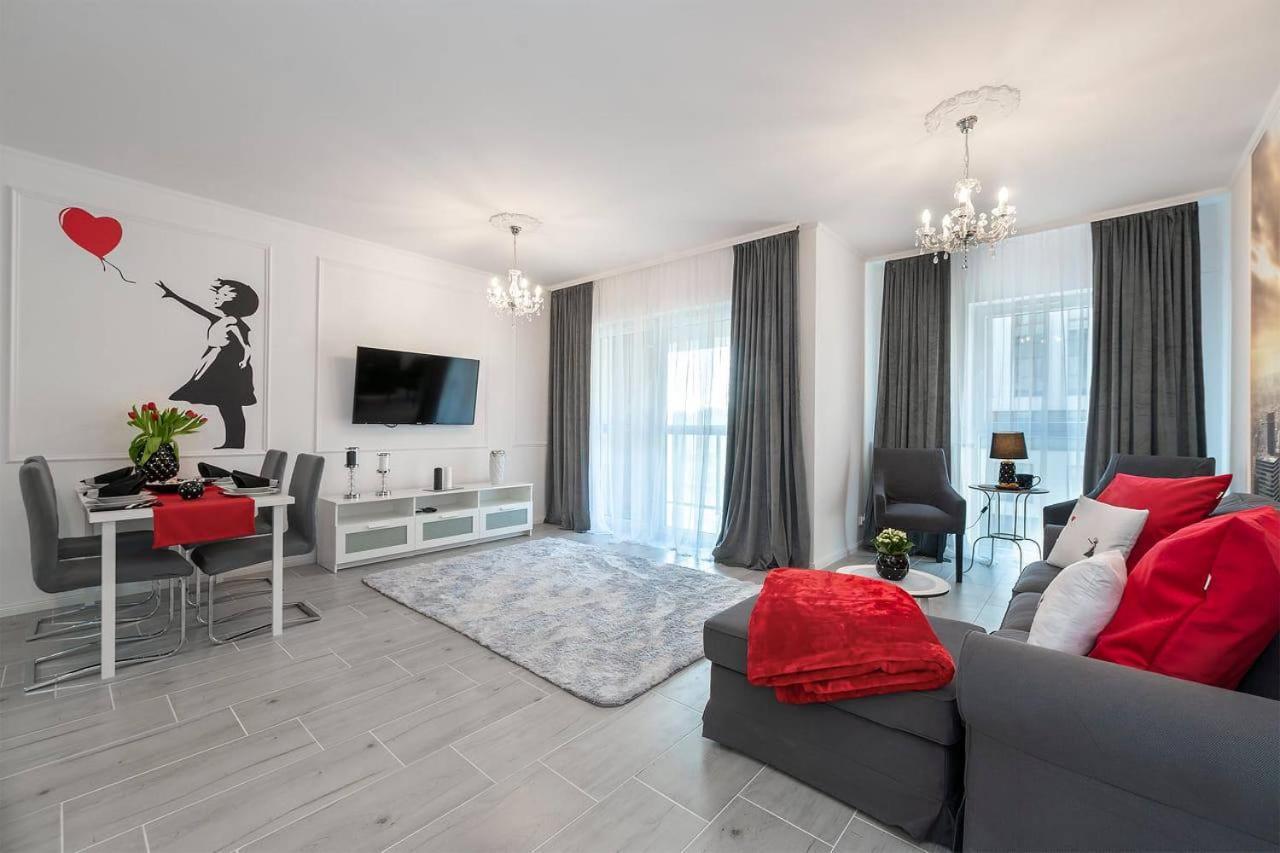 Banksy Apartment - Ilumino Лодзь Екстер'єр фото