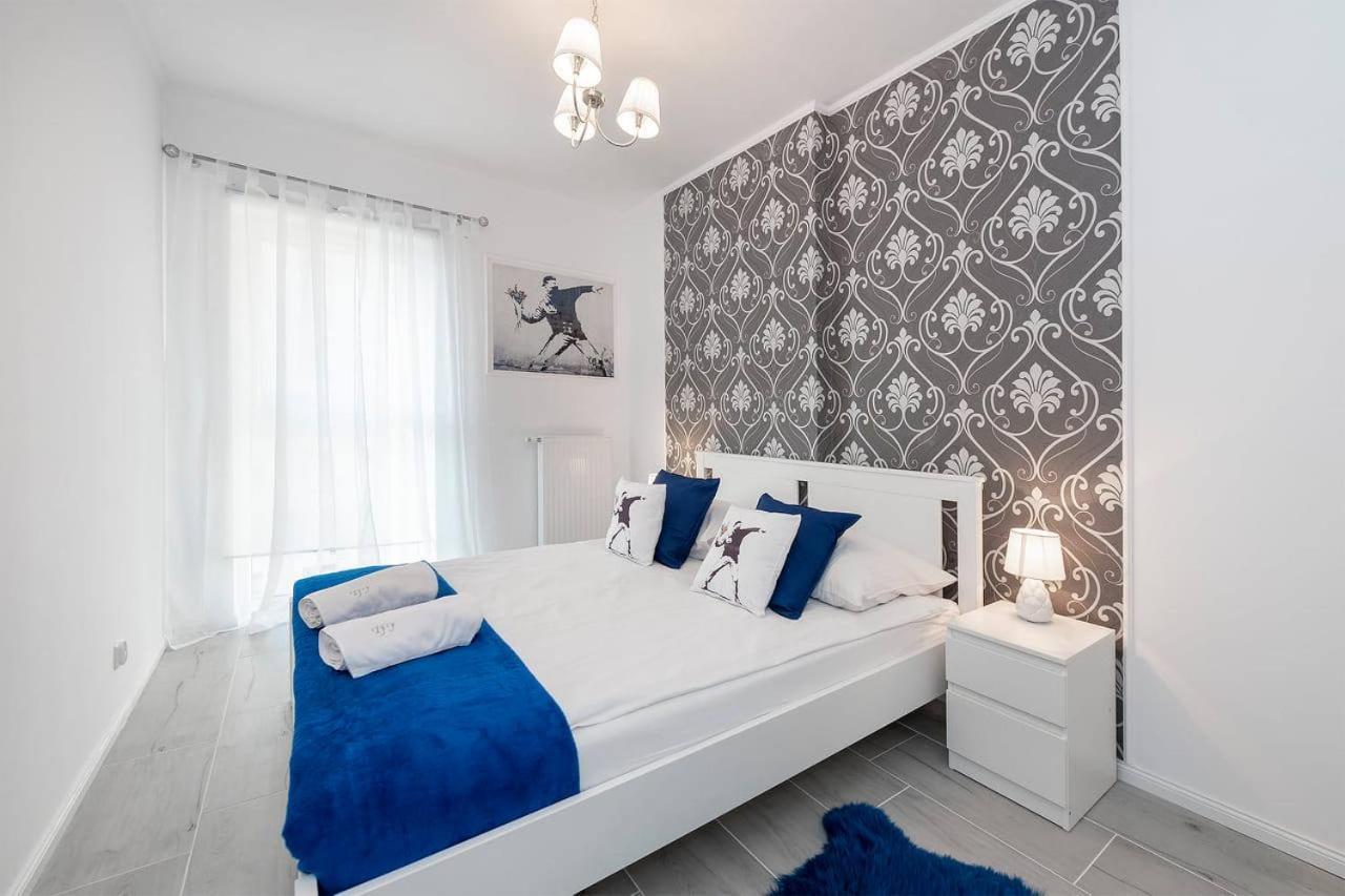 Banksy Apartment - Ilumino Лодзь Екстер'єр фото